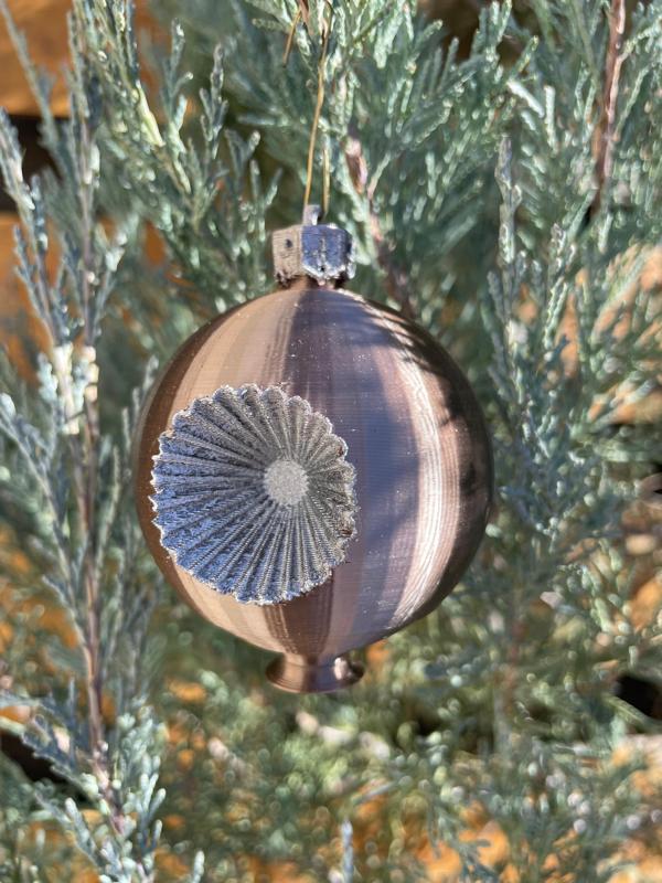 Recessed Ball Ornament