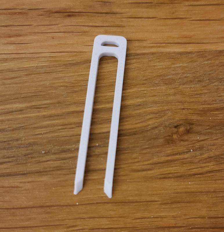 Garden net hooks