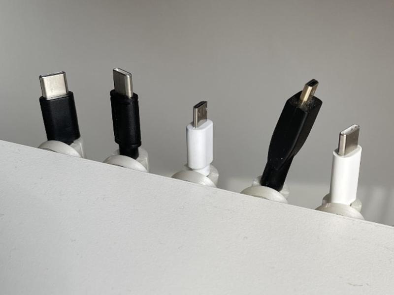 Magnetic Cable Management