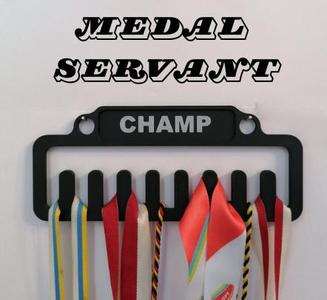 medal holder / the_medal_servant