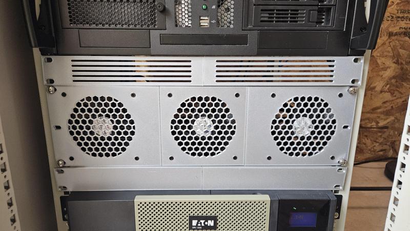 19" 3U Server Rack Fan Panel Remix Straight Edges