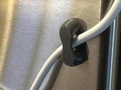 Magnetic cable guide for 8x3mm disc magnets