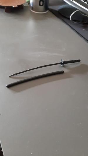 KATANA CON FUNDA