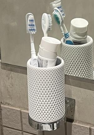 pencil/ toothbrush holder