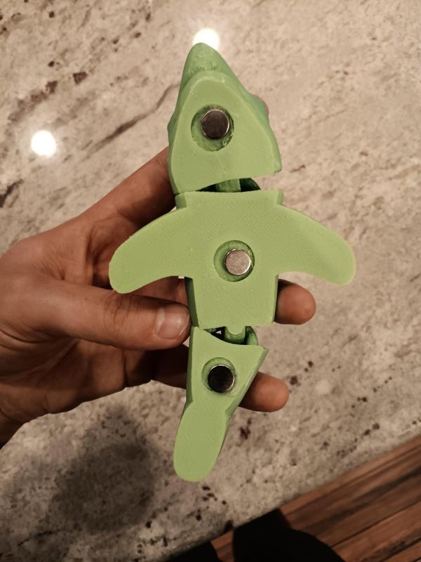 shark magnet - FREE - articulated fidget toy