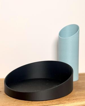 Needle vase - minimalistic & elegant