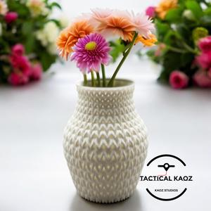 Knitted Elegance Vase - No Supports
