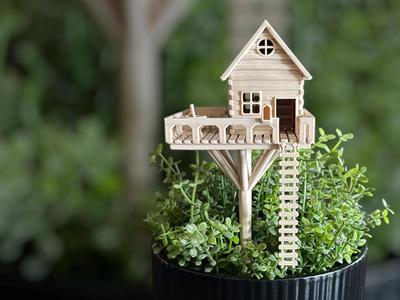 Mini Treehouse with Ladder for Flower Pot