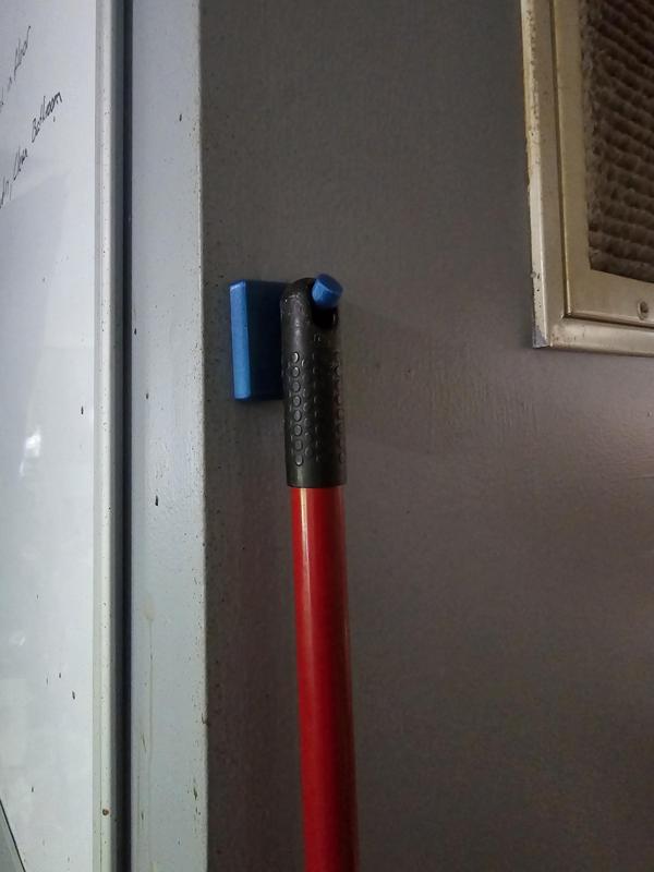 broom hook