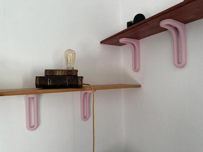 Shelf bracket with hidden screws