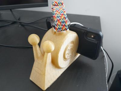 Golden One Piece Den Den Mushi Apple Watch charger smartphone dock
