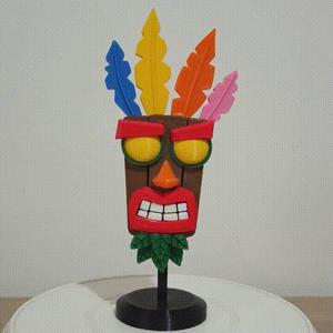 Aku Aku Divided by Colors Figure + Magnet Figure