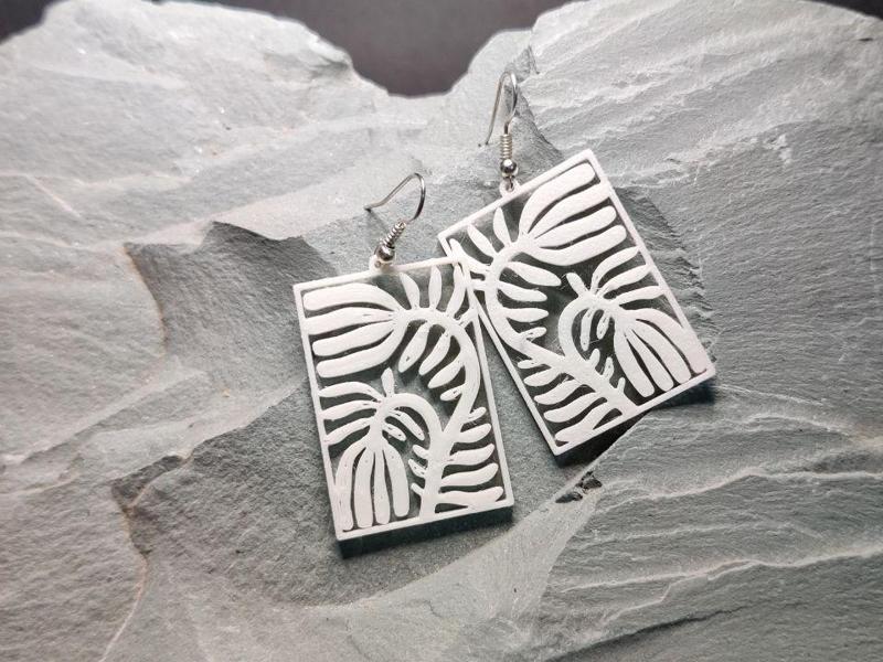 Deco Botanica - Tulip Whispers Earrings