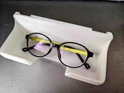Glasses holder