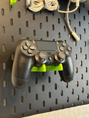 Playstation 4 controller holder hooks for Ikea Skadis pegboard - PS4