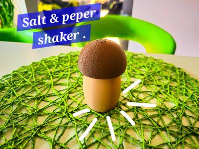 Mushroom salt & pepper shaker