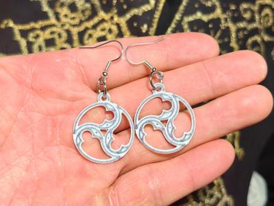 Cute Earrings (Gothic 'Dreipass')