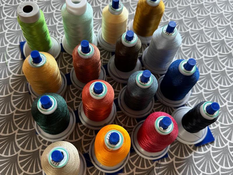 Embroidery floss holder for drawer 