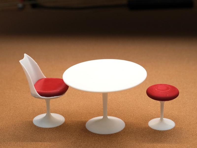 1:12 scale dollhouse Tulip side table (standard version)