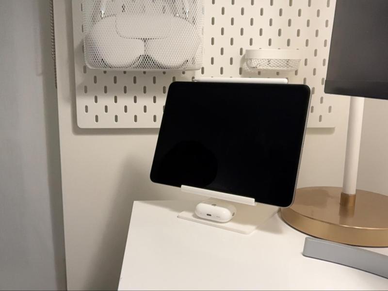 Minimalist iPad Stand 