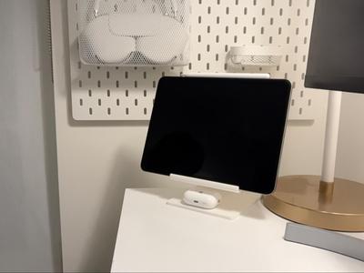 Minimalist iPad Stand 