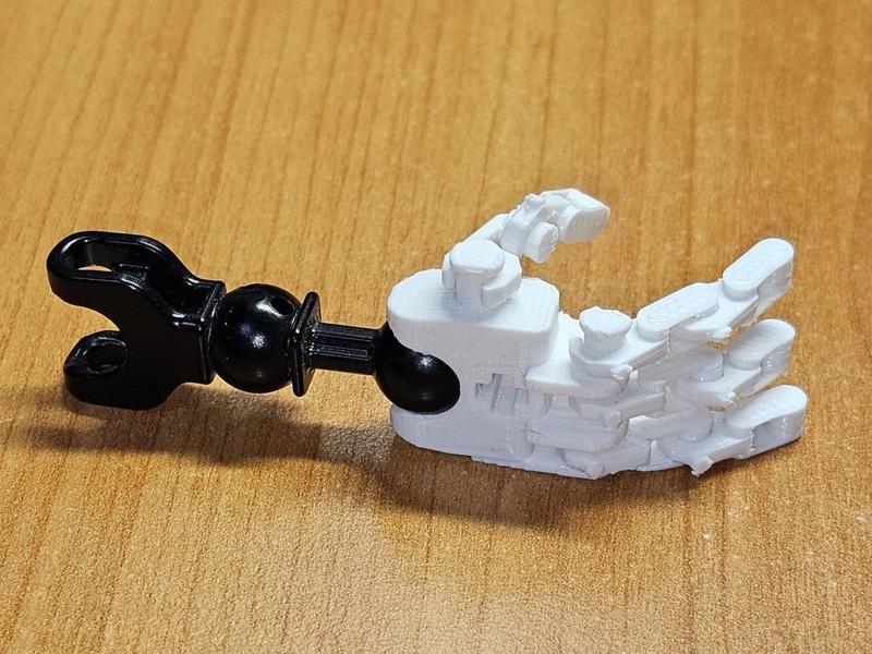 Lego Bionicle/Hero Factory - ccbs poseable hands with axle hole