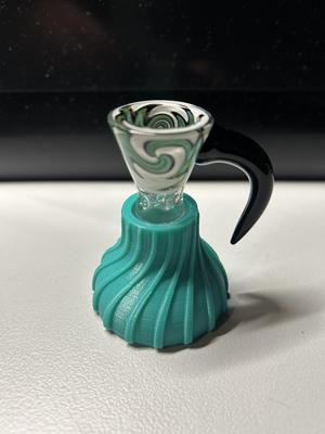 Bowl holder for 18.8 bowls.