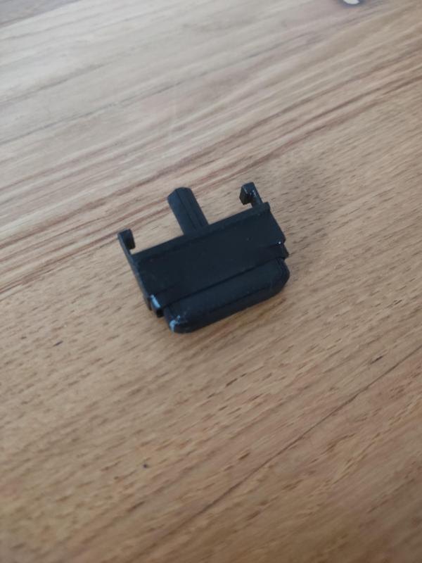 Button w124 to open the glove compartment