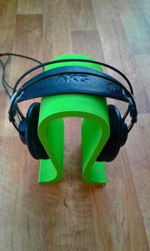 Headphone stand