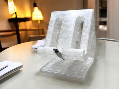 Simplistic Phone / Tablet Stand