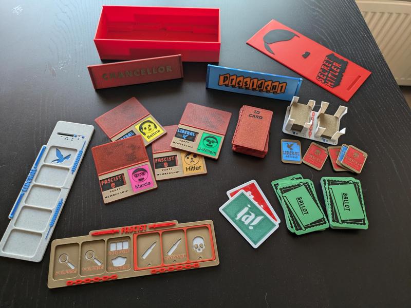 Customizable Secret Hitler, Play with YOUR friends