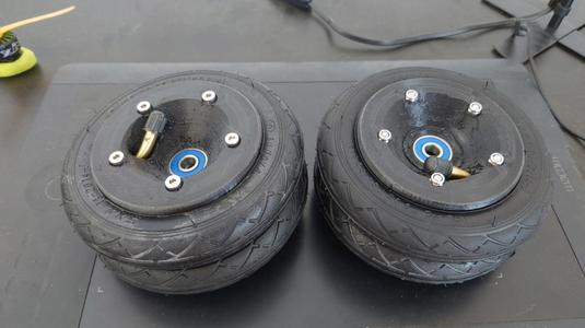 Electric skateboard 5 inch pneumatic wheels, rims and pulleys.