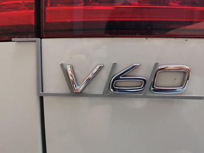 Volvo V60 model designation spacing