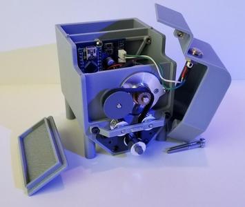 Nanofeed 2.0 - Miniature Micro-Controlled Feed Auger w/ Tank