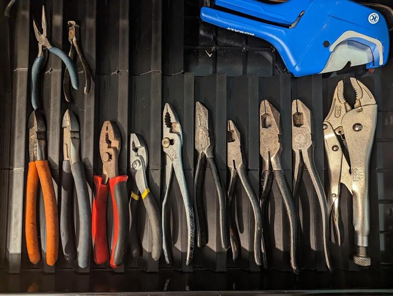 Gridfinity 45 Degree Pliers Holder