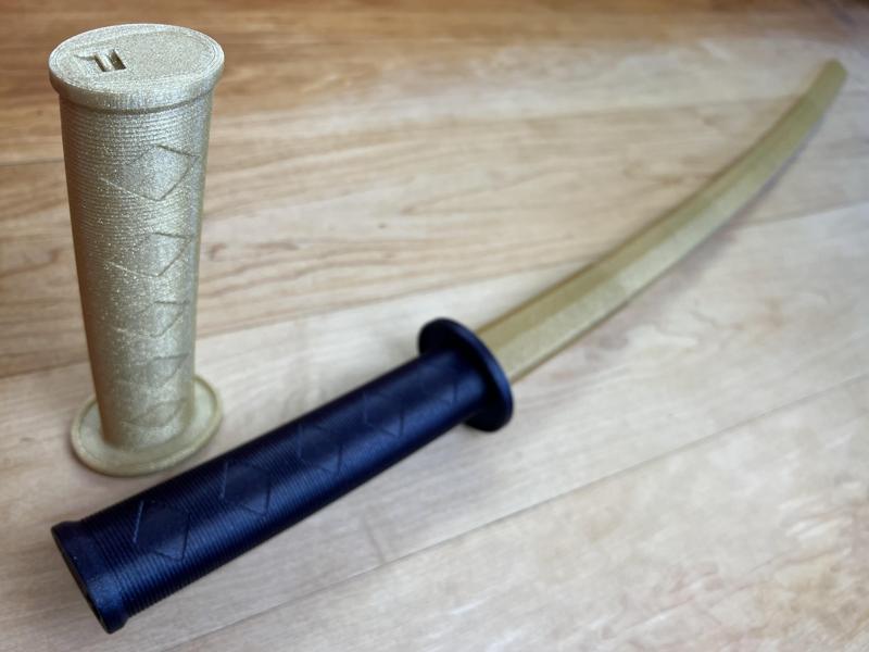 Collapsing Katana with Curved Blade