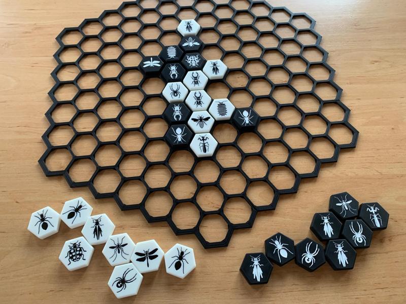 HIVE EXTREME with Gameboard and Box