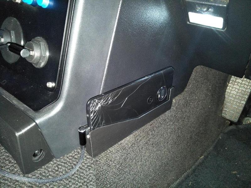 Miata MX-5 Phone Holder - Side Dash (Moto G7)