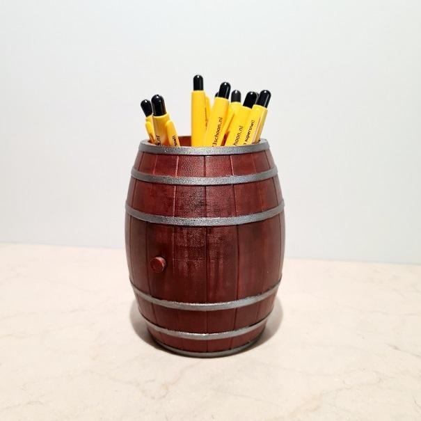 Barrel pen/pencil holder