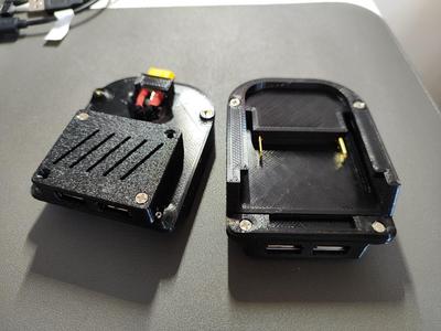 Makita battery charger and power bank (XFW-KC42-2)