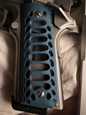 Slotted 1911 Grips AMT Hardballer