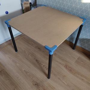 QUICK TABLE CONNECTOR SYSTEM - SYSTEME DE CONNECTEURS RAPIDES POUR TABLE