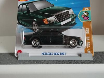 Hotwheels stand