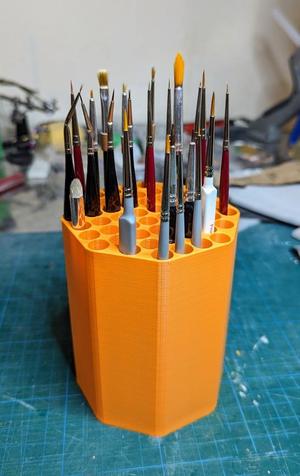 Paintbrush Stand, up to 52 brushes 