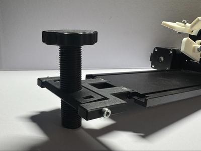 Leveling attachment for XTool RA2