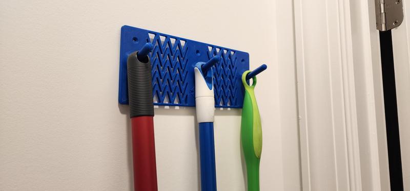 Broom Hook Organizer V1