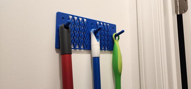 Broom Hook Organizer V1