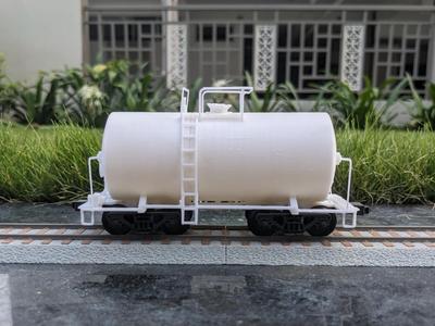 Tanker Car 8000 Gallon - Dragon Railway