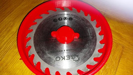 Upgraded nut for angle grinder disc saver
