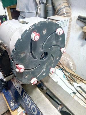 Mini Longworth Chuck for a lathe with M33 spindle.